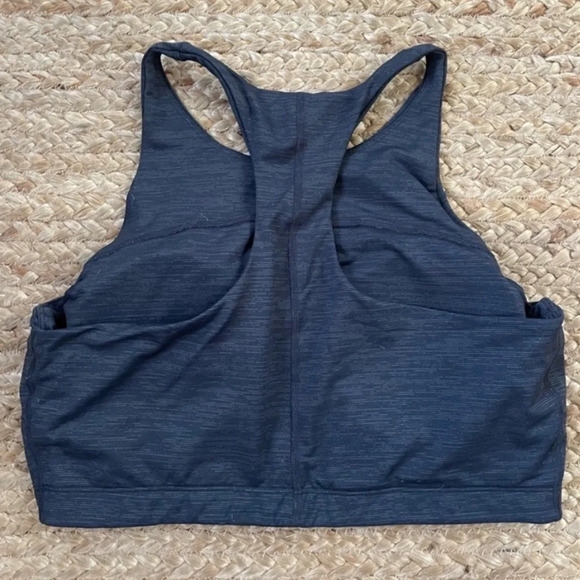 OUTDOOR VOICES Move Free Padded Microstripe High Neck Sports Bra - Picture 5 of 8